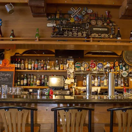 Whistler's Inn-3